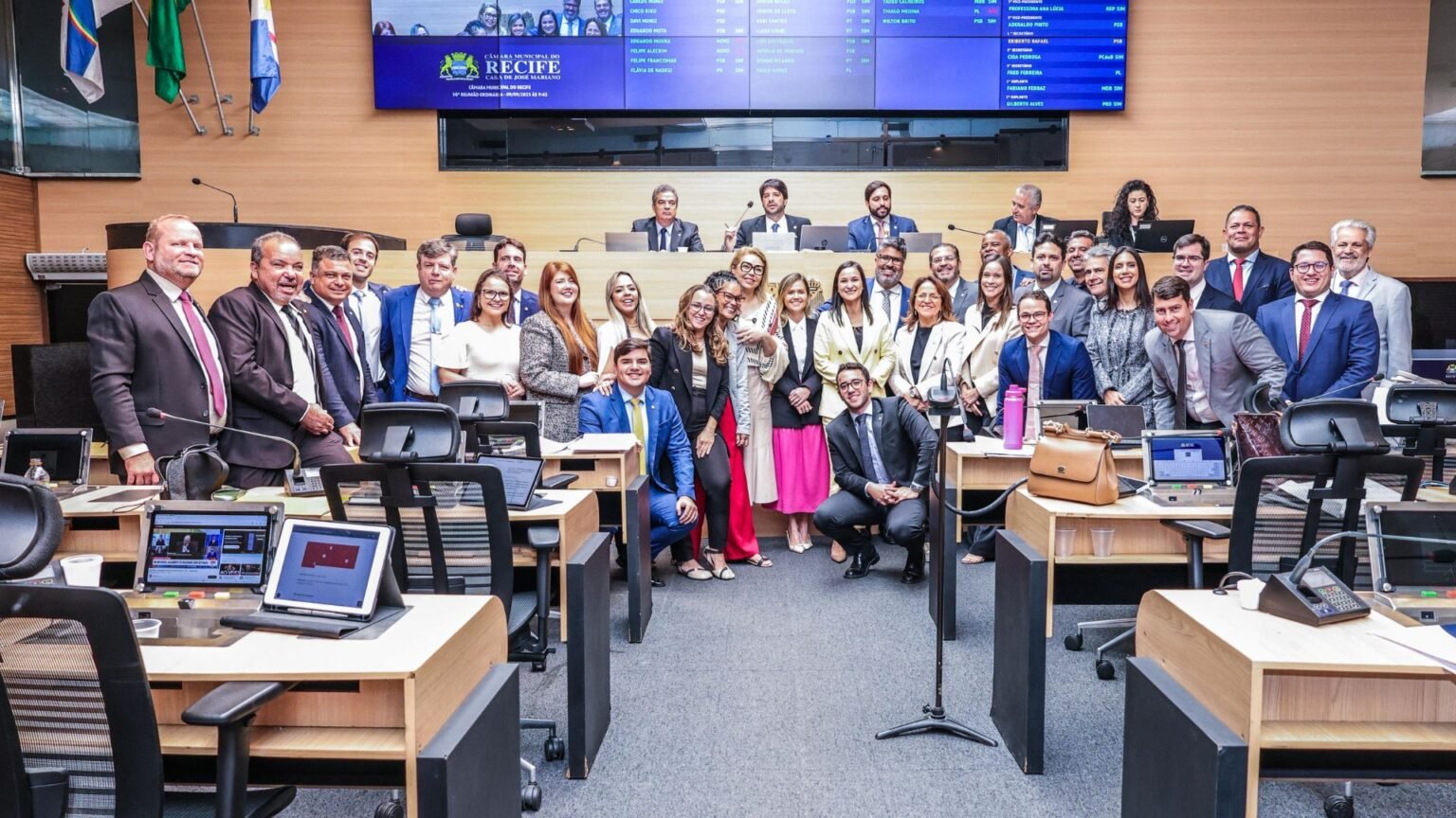 Câmara do Recife aprova PL que garante destaque de honorários advocatícios em processos administrativos