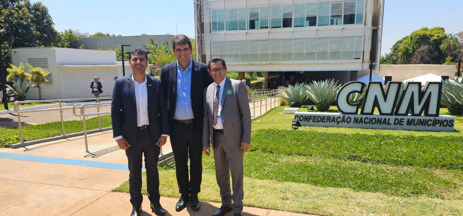 Presidente da Amupe participa de Mobilização Municipalista em Brasília