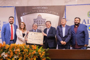 Prefeito de Belo Jardim é o mais novo cidadão pernambucano