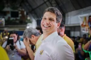João Campos fica entre os 5 prefeitos de capitais mais bem avaliados do Brasil e no top 3 do Nordeste