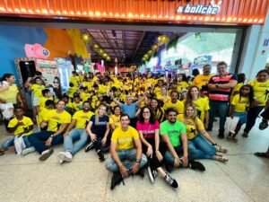 210 crianças atendidas pelo Compaz participam de tarde de diversão no Game StationParceria com o projeto Solidários do Bem chega ao quarto ano