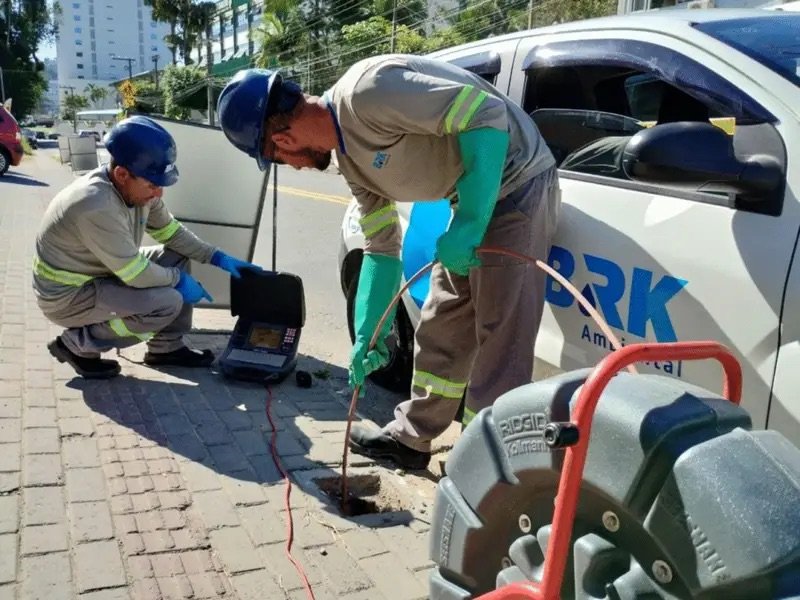 Vencedora do leilão da Compesa acumula denúncias, multas e críticas em vários estados