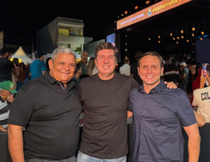 Deputado Joãozinho Tenório celebra, ao lado do povo, festa de 63 anos de emancipação política de Cachoeirinha