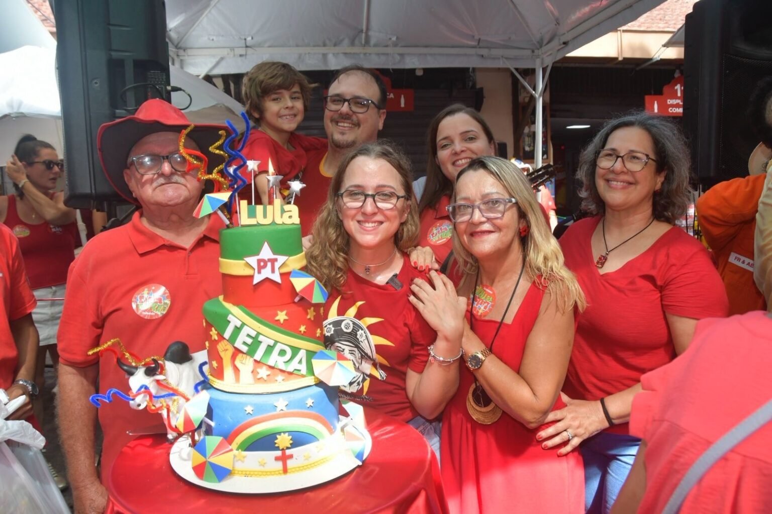 Kari Santos demonstra força política em semana marcada por grandes mobilizações no Recife