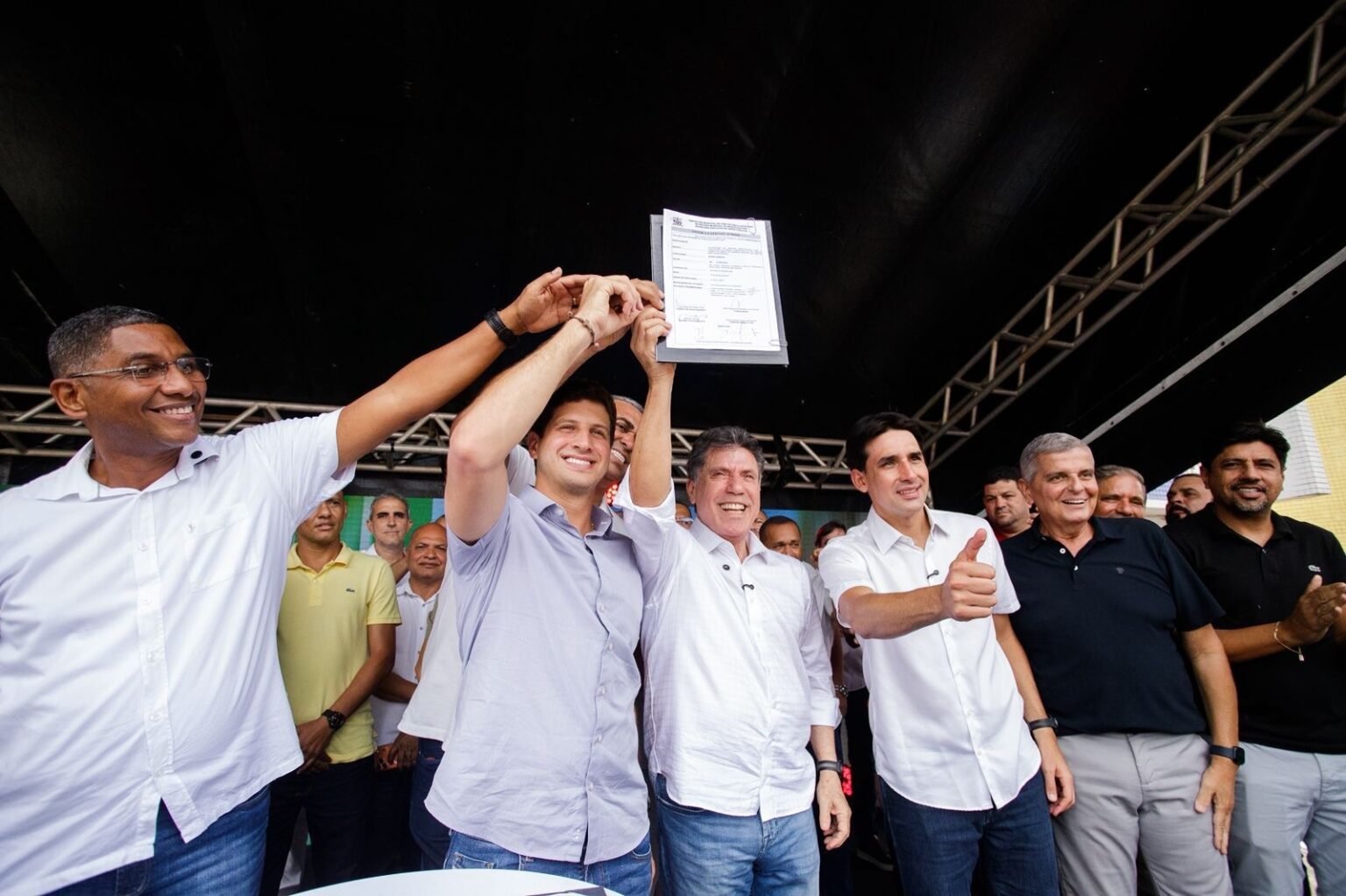 No cabo, Lula Cabral cumpre promessa de campanha e assina ordem de serviço do Parque Compaz