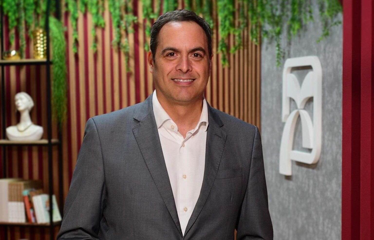 Lula indica Paulo Câmara para reassumir comando do Banco do Nordeste