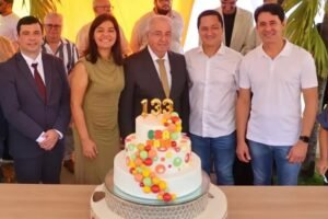 Em Gravatá, ao lado do prefeito Padre Joselito, André e Anderson Ferreira participam do aniversário da cidade