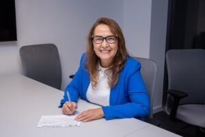 PSD amplia bancada na Alepe e Débora Almeida assume liderança do partido na assembleia