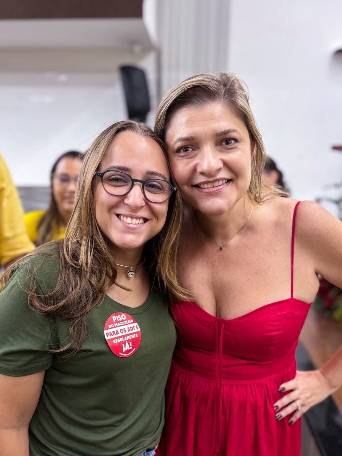 Kari Santos fortalece articulação nacional e traz autora da Lei da Educação Infantil para seminário no Recife