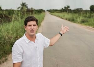 Em Araripina, João Campos se reúne com lideranças e diz que região precisa ser prioridade para o governo estadual