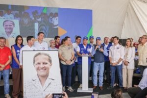 Lula liga para João Campos para combinar foto sobre dona Lindu