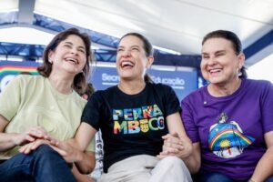 Em Igarassu, Raquel Lyra entrega segunda creche do município e 24 ônibus BRT para a Região Metropolitana