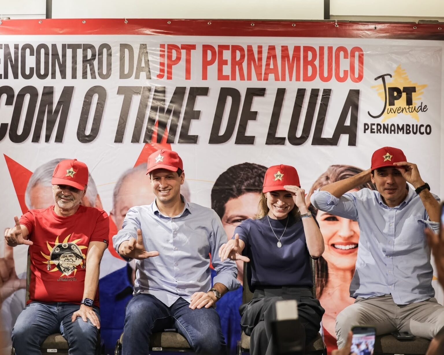 João Campos destaca protagonismo do jovem em encontro com a juventude do PT