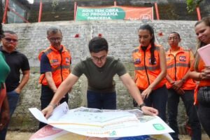 Moradores do Recife ganham mais segurança com entrega de geomanta e obra do Programa Parceria
