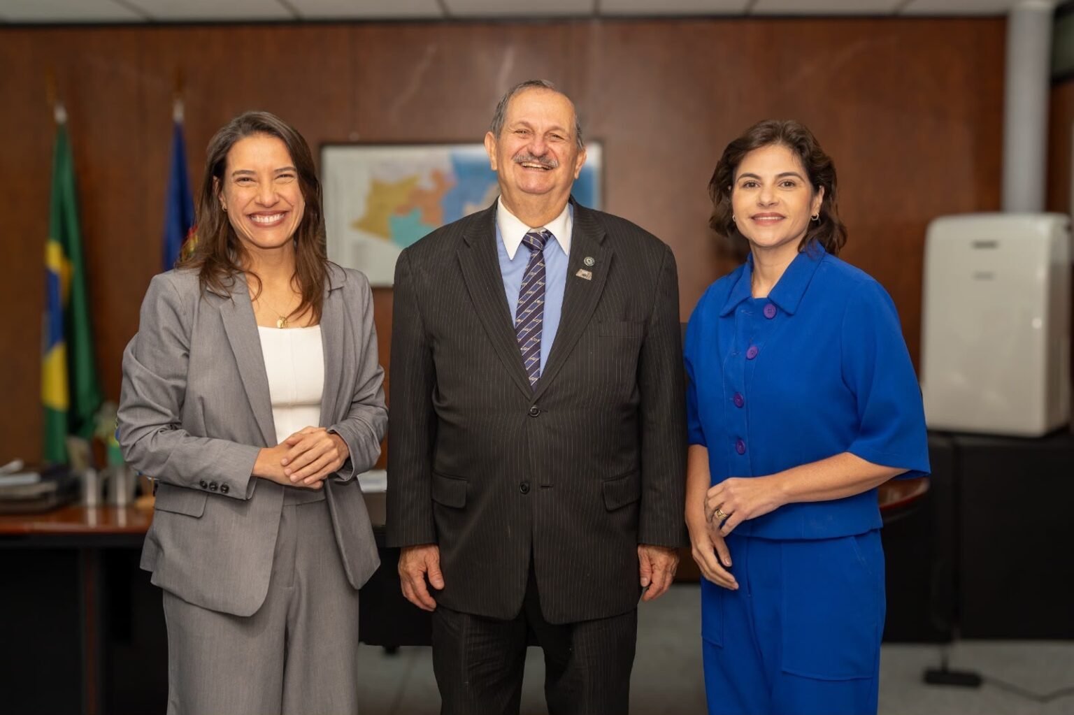 Governadora Raquel Lyra faz visita institucional ao presidente do TRE-PE