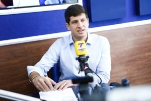 Frente Popular aciona PF após flagrar disparo em massa contra João Campos no WhatsApp