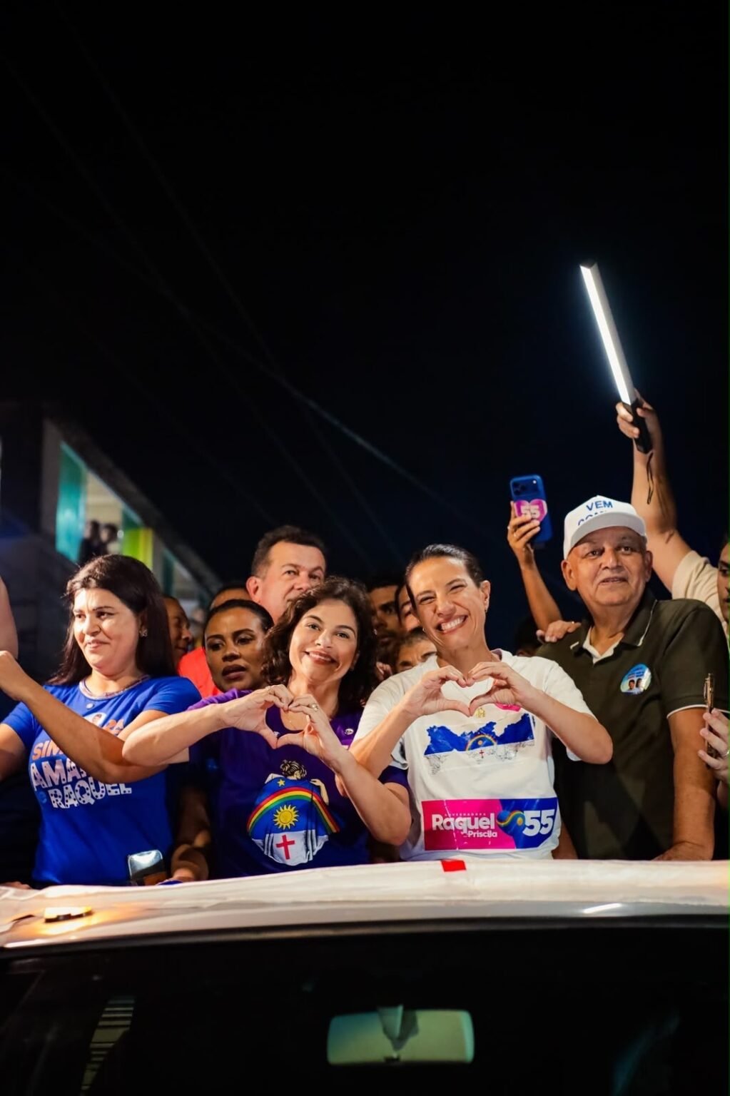 Com ruas lotadas, Paulista recebe Raquel em grande caminhada