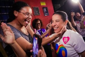 Raquel Lyra destaca ações do Reforma no Lar durante caminhada em Roda de Fogo