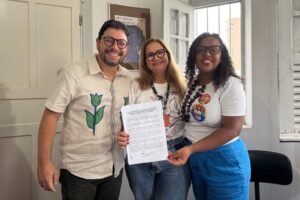 Ivan Moraes assina cartas-compromisso com organizações da sociedade civil